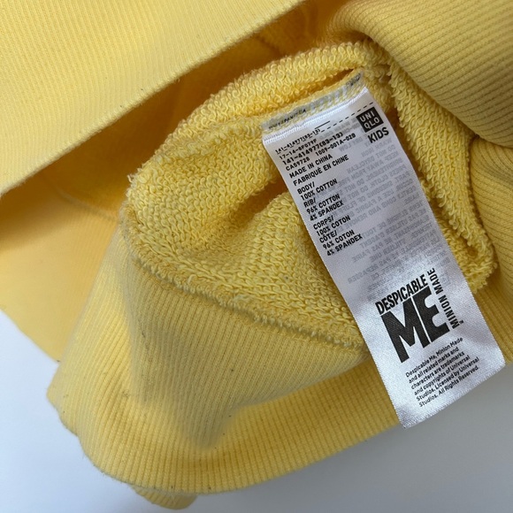 2/$25💙Uniqlo Despicable Me Cotton Sweater/shirt Kids (UT11-12) - Picture 3 of 6
